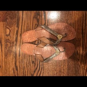 Tori Burch flat flip flop sandals